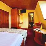 Tavel Boutique 3*