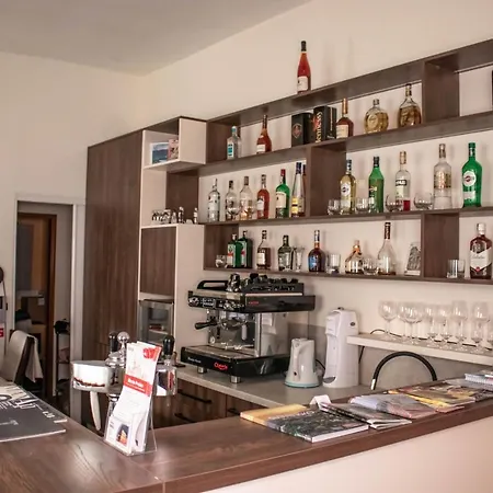 Tavel Boutique 3*
