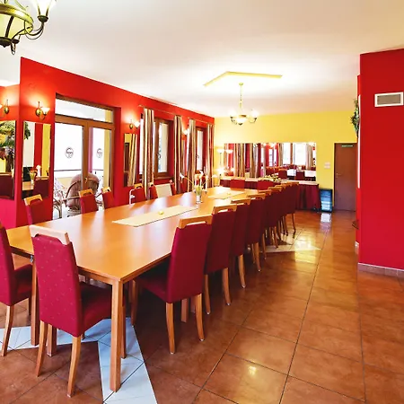 Tavel Boutique Penzión pre hostí