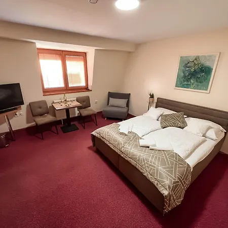 Penzión pre hostí Tavel Boutique 3*